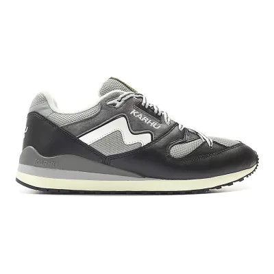 Karhu Synchron Classic sneakers.