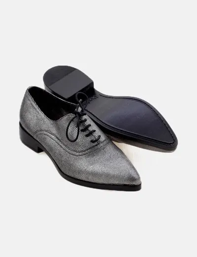 Metallic Oxford Shoes Benefits