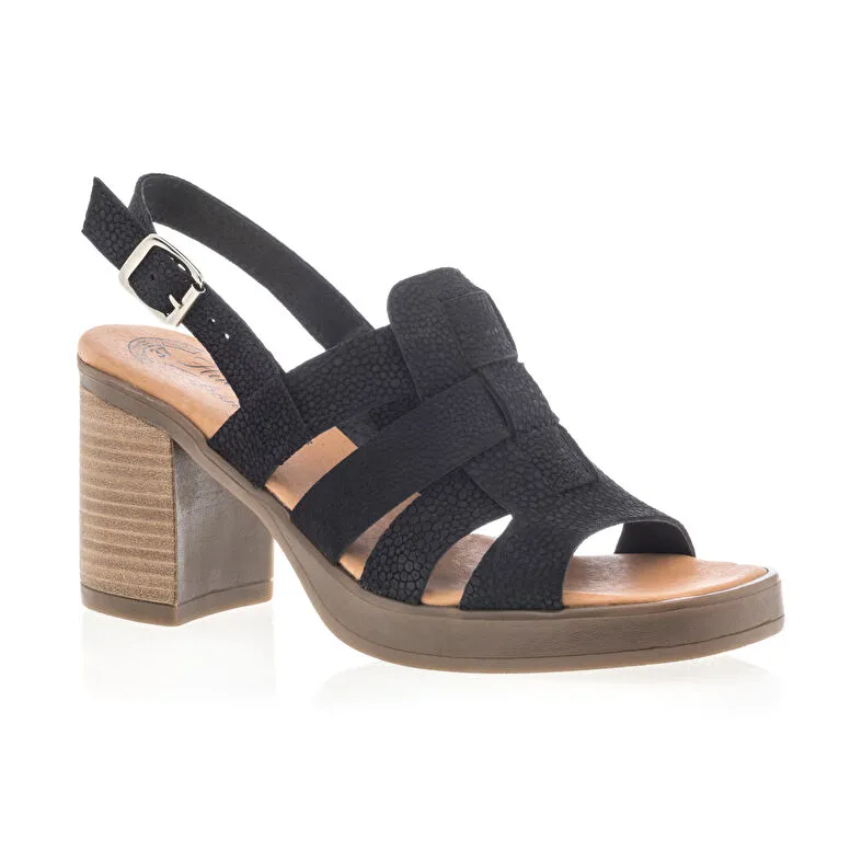 Black women's sandals/barefoot