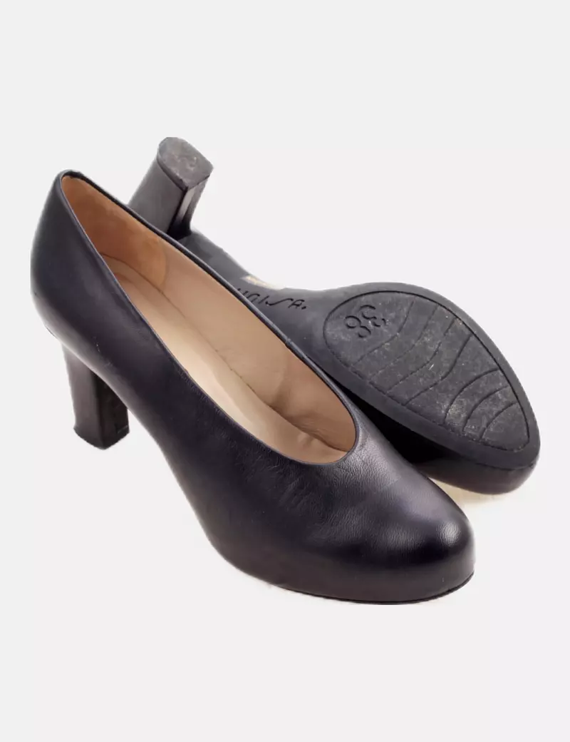 Unisa Black Basic Shoe