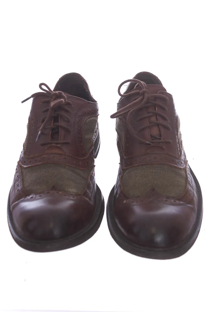 Brown shoe by Bosi.