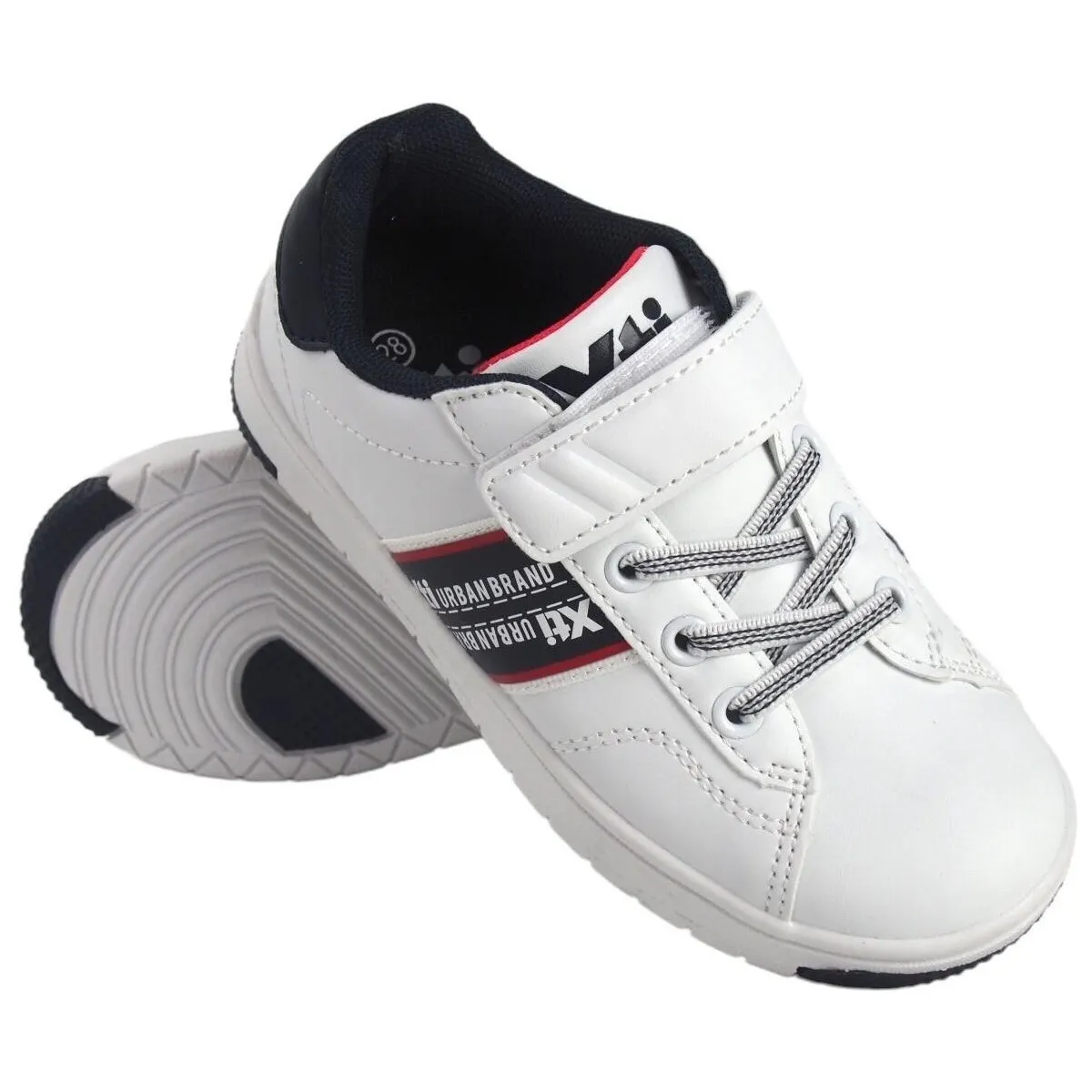 White kid's shoe 150034