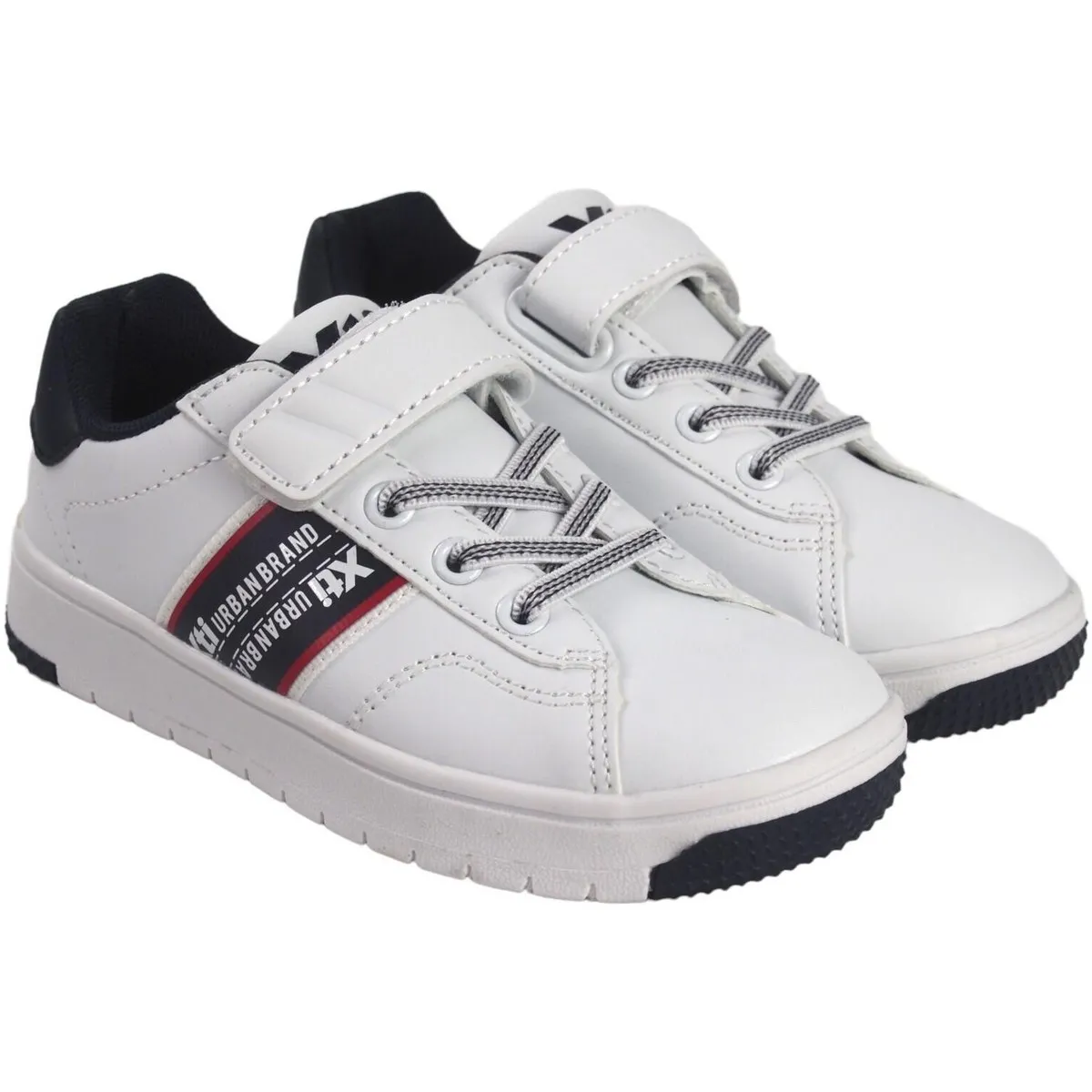 White kid's shoe 150034