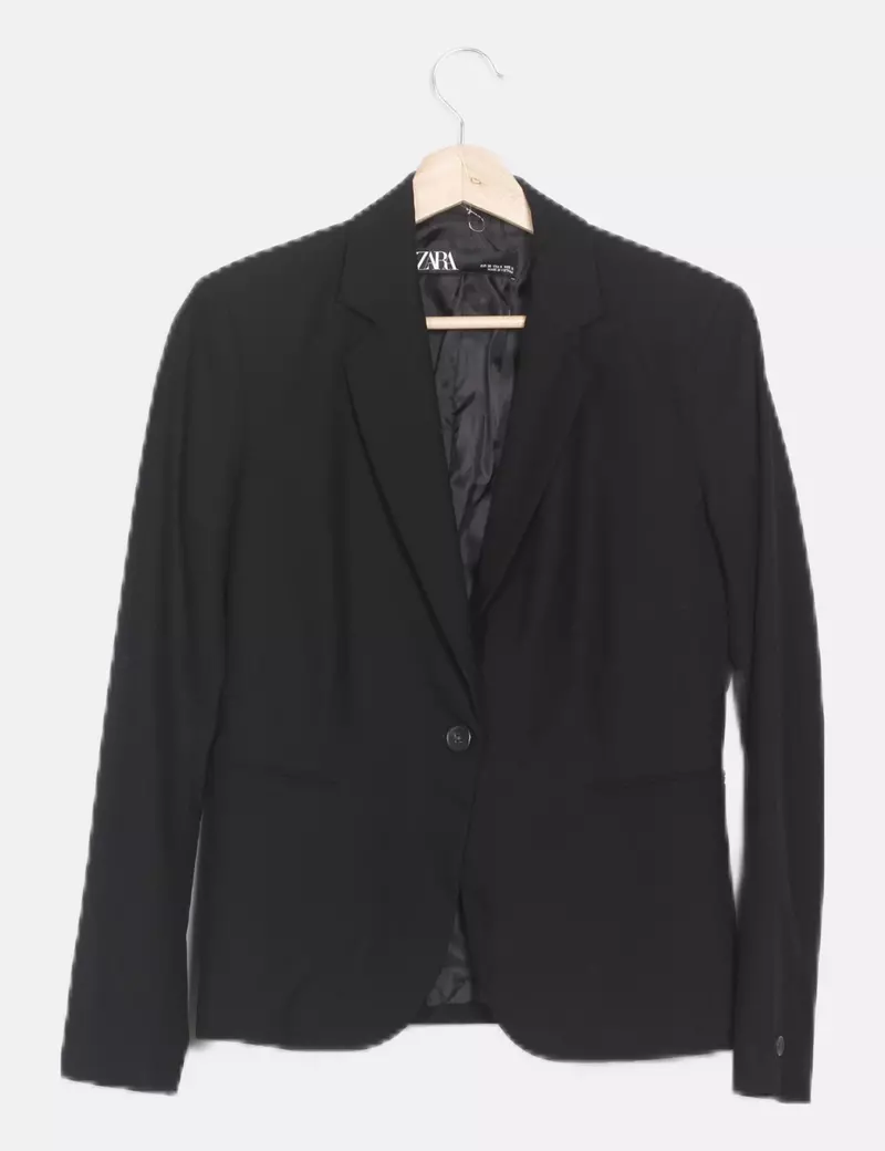 Black casual Zara blazer.